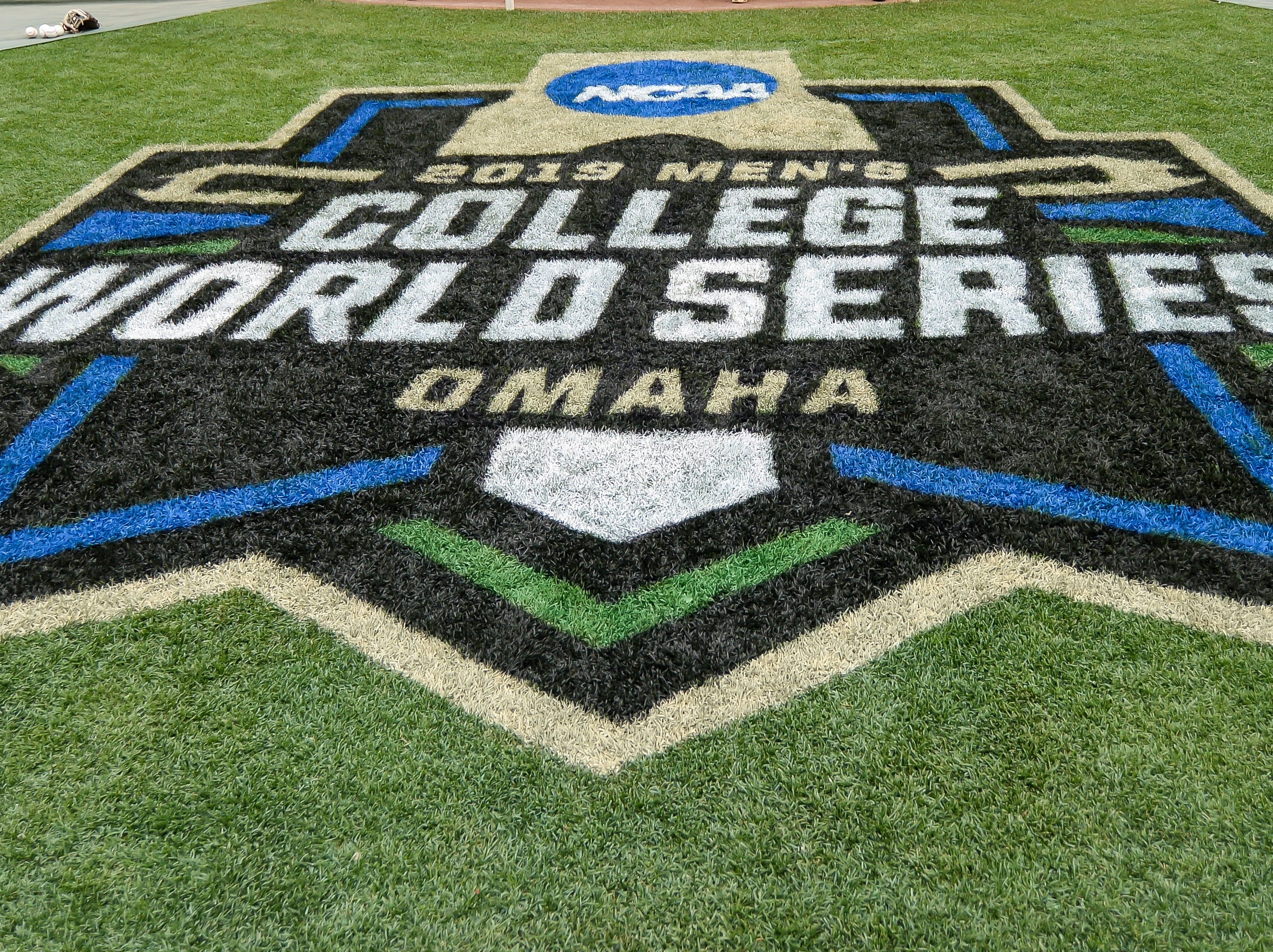 NCAA College World Series Auburn vs. Mississippi State baseball score