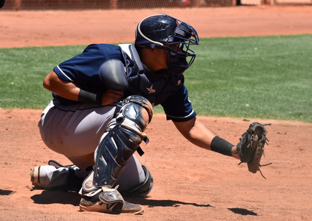 yainer diaz catching