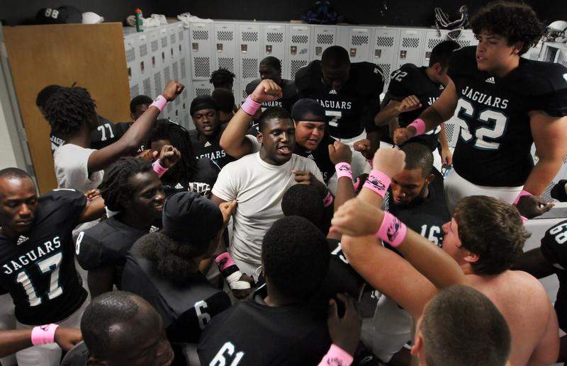 East Lee County High football team changing perceptions | USA TODAY ...