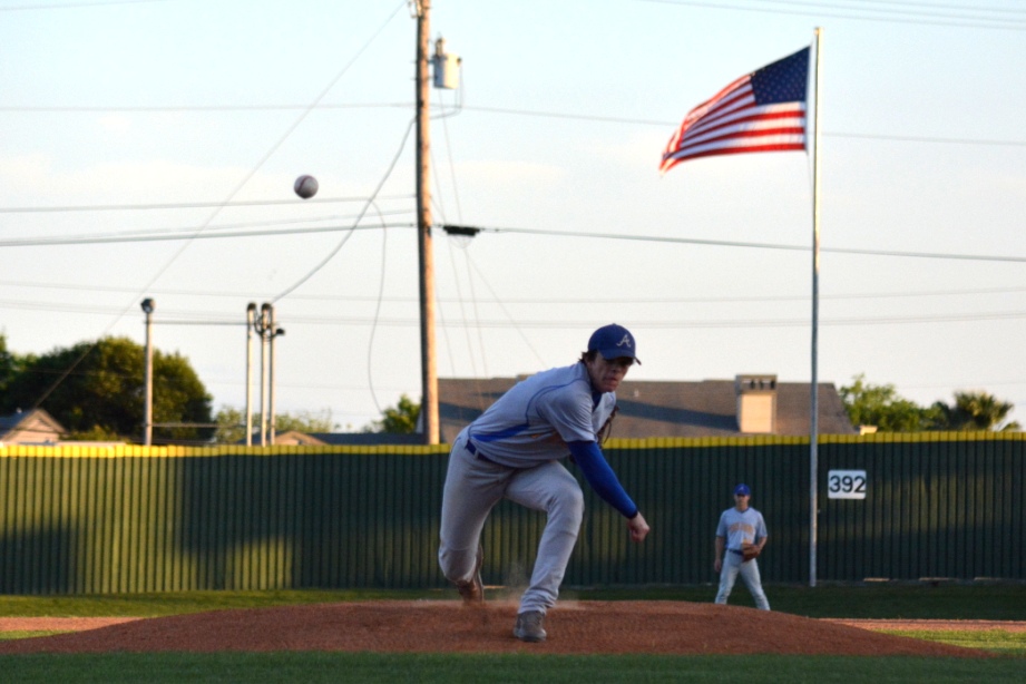 Baseball pics: Akins vs Anderson | USA TODAY High School Sports