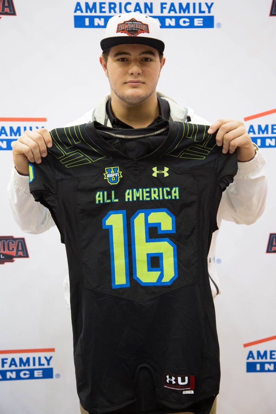 Under Armour All-American Landon Dickerson plays through the pain