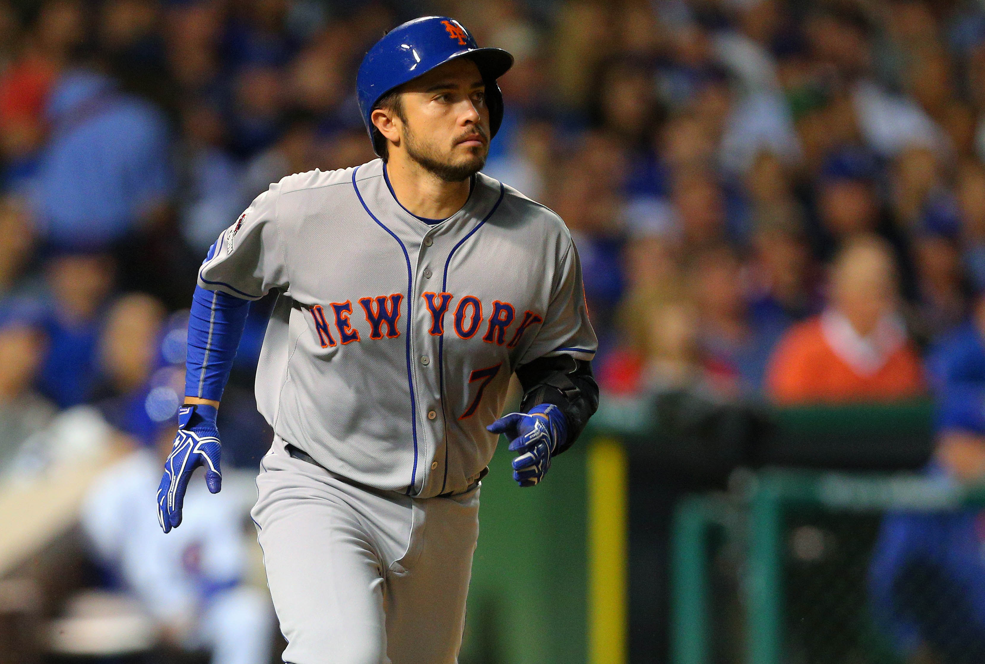 New York Mets catcher Travis d'Arnaud hits a solo home run in Game 4 of the NLCS. (Photo: Dennis Wierzbicki, USA TODAY Sports)