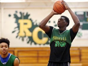 Roselle Catholic's Nazreon Reid works out with his team during a pre-season basketball practice, Monday, December 14, 2015, in Roselle. (Photo: Jason Towlen/Staff Photographer)