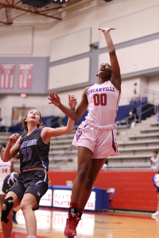Zarielle Green and Duncanville are the new No. 1 team in the Super 25 girls basketball rankings. (Photo: Kyhia Jackson, Duncanville High).