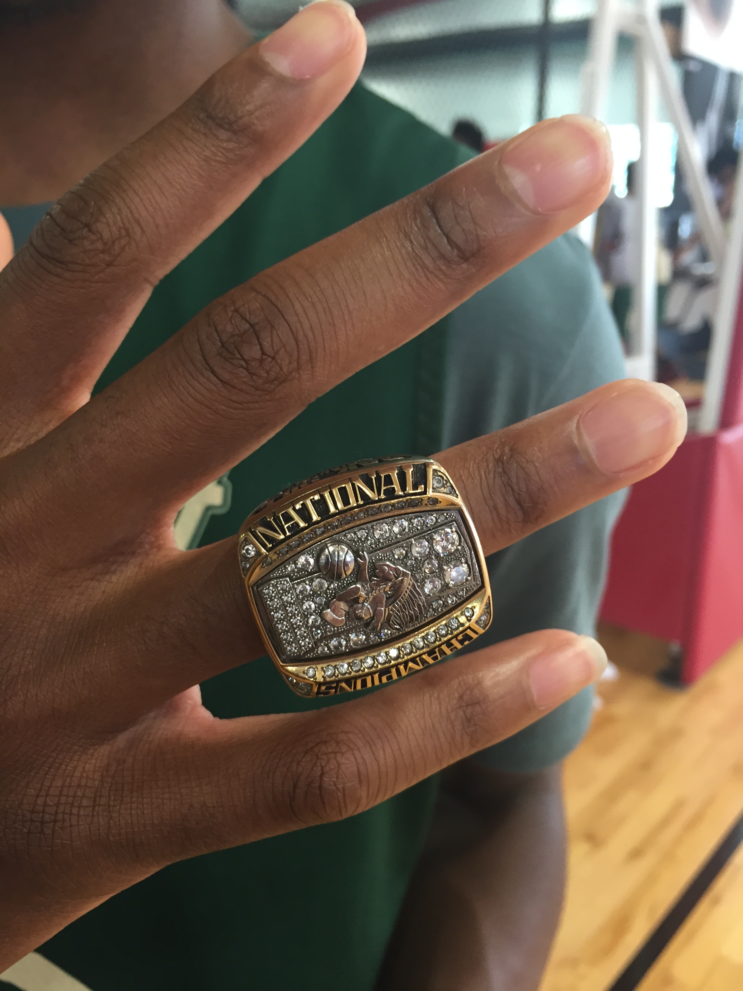 Oak Hill point guard Matt Coleman shows off national title ring at CP3