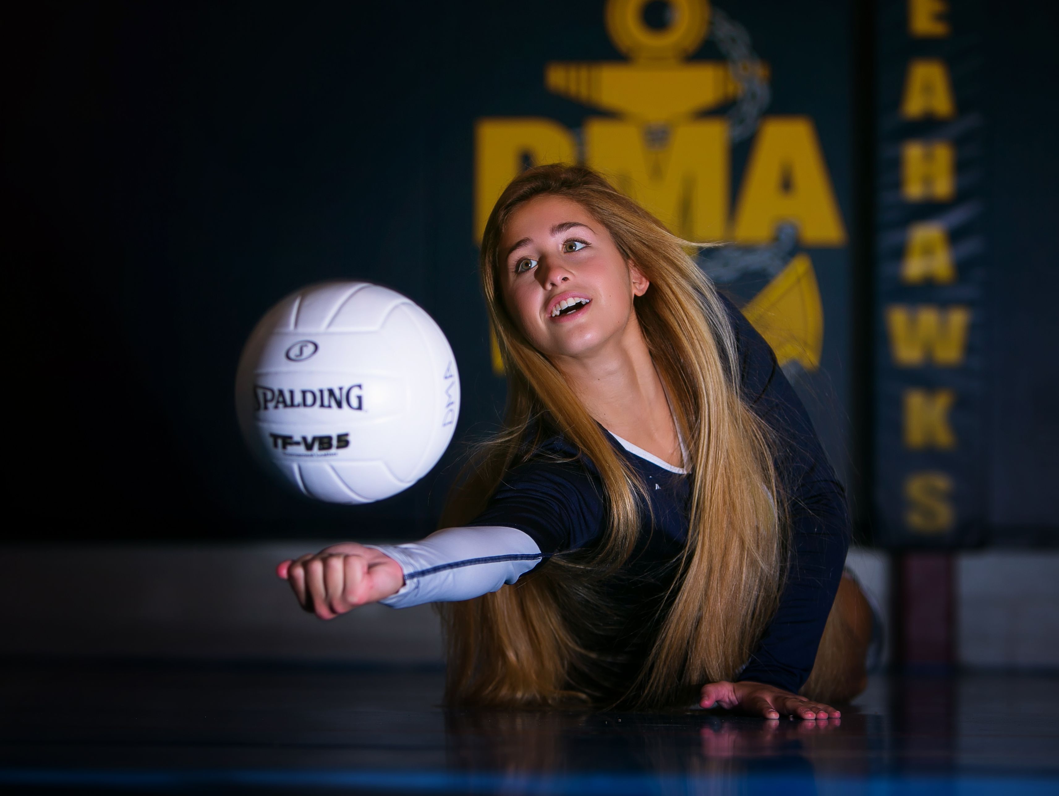 Volleyball Star Kirsten: Stunning Gameplay & Fitness - akcq6g7