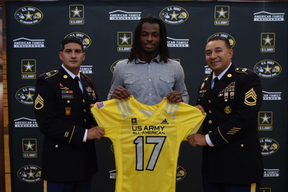 Army All American Najee Harris Nation S No 1 Recruit Faces Tough Choices Usa Today High School Sports