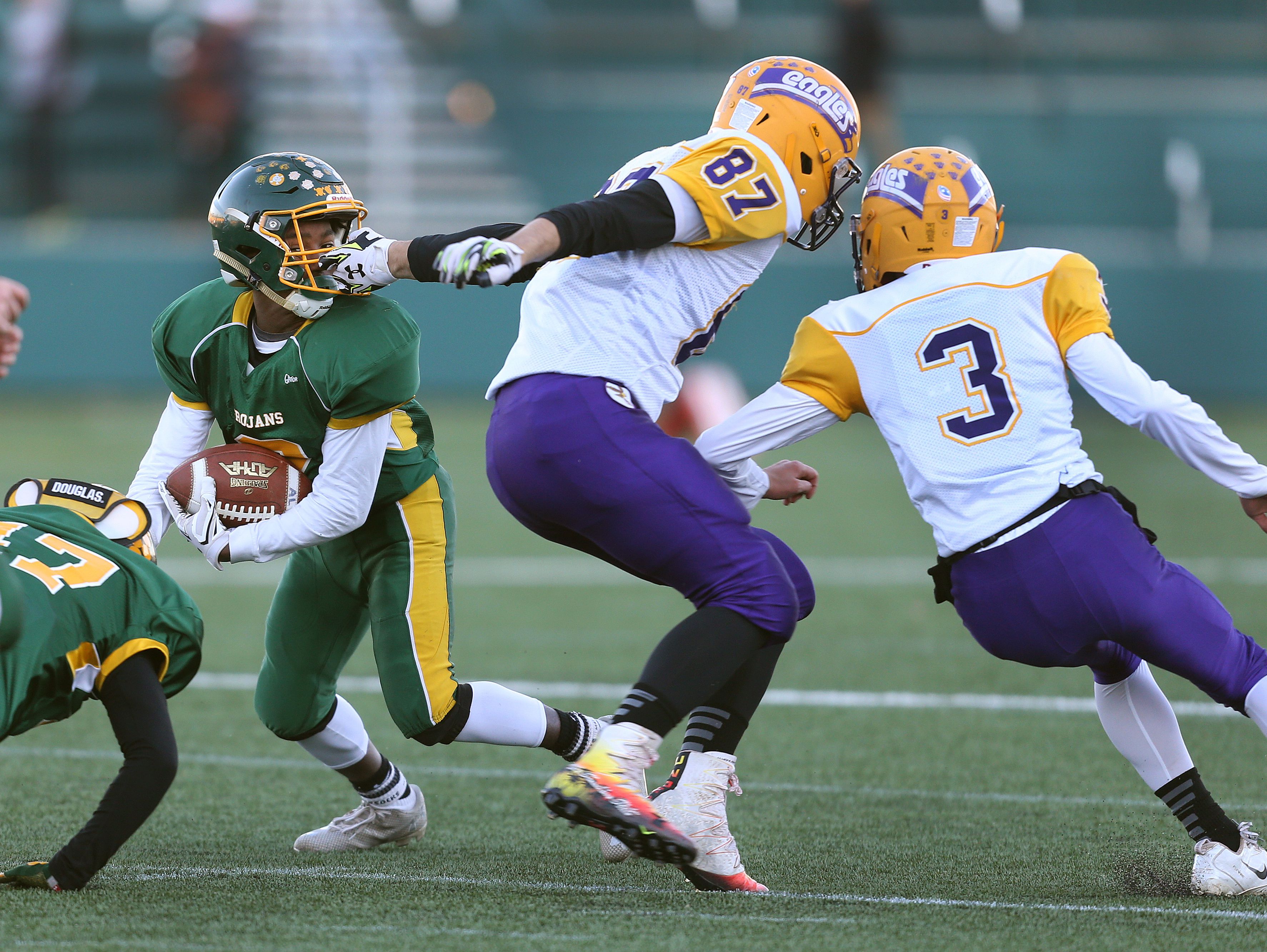 Alexander wins first Section V football title | USA TODAY High School