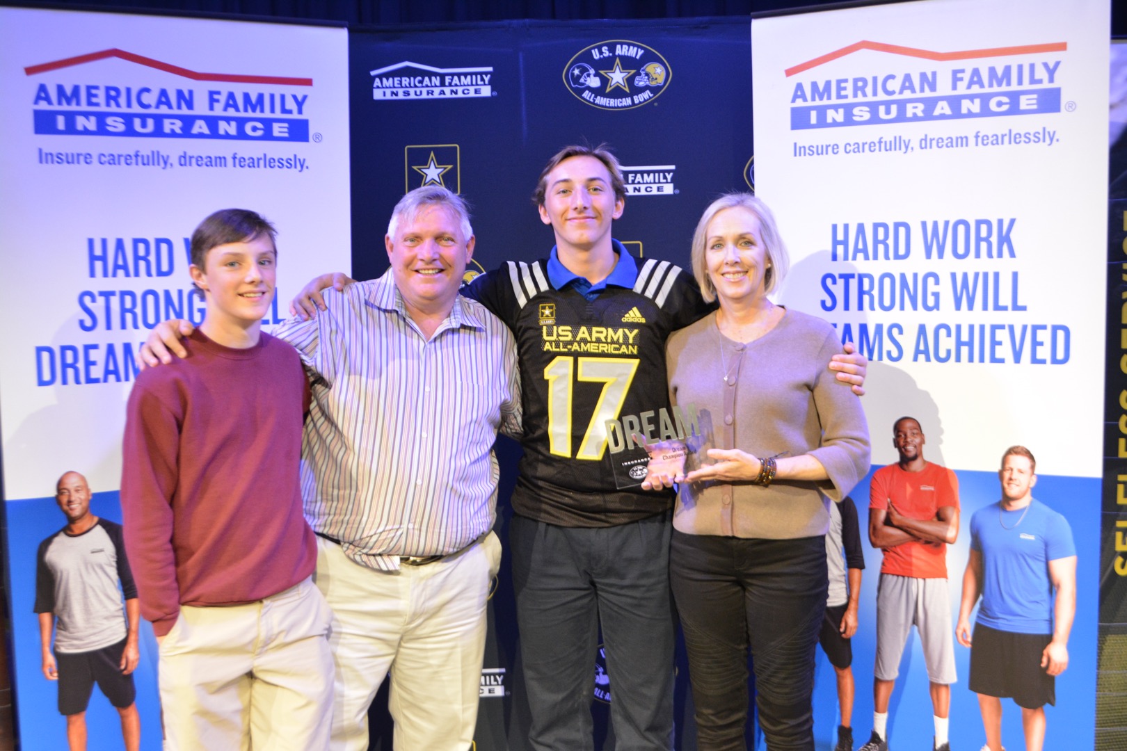 Punter Tucker Day receives Army AllAmerican jersey USA TODAY High
