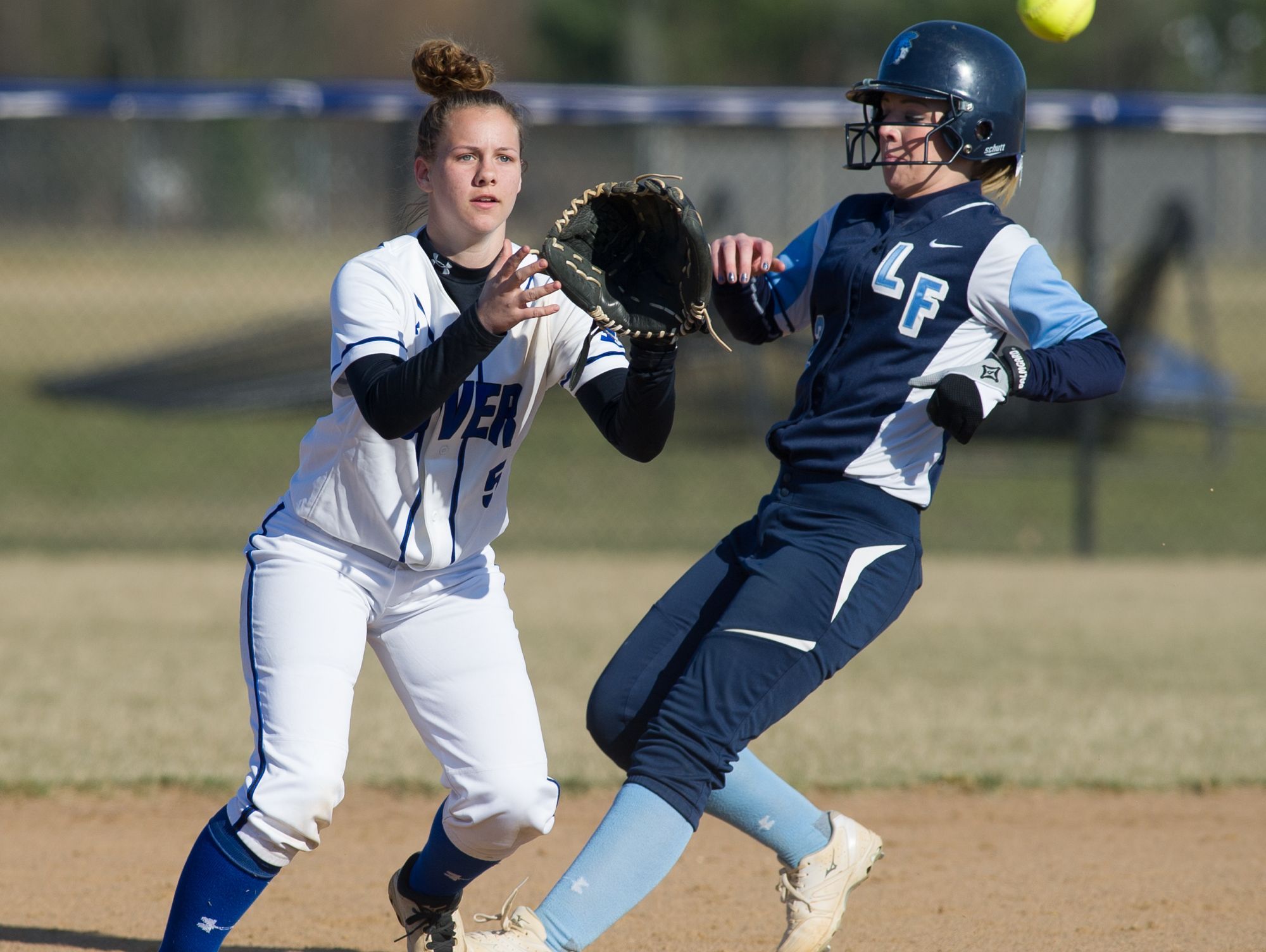 Lake Forest romps in softball season opener | USA TODAY High School Sports