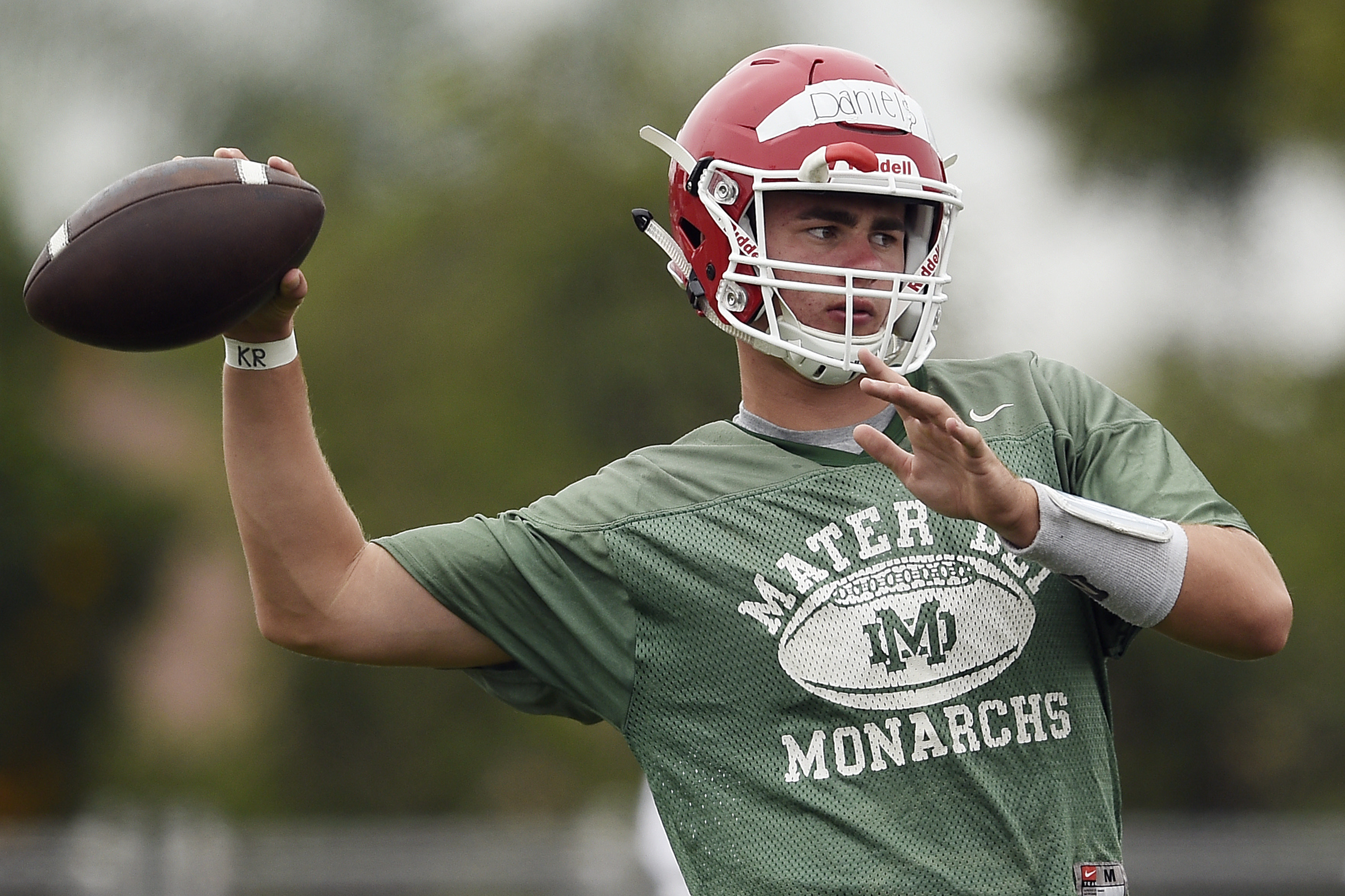 No. 1 Mater Dei Vs. No. 3 Bishop Gorman: 5 Key Players For Mater Dei ...